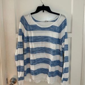 ✨3/$10✨ GAP - Blue and White lightweight sweater